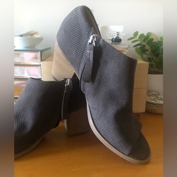 NWOT DV8 Jinna perforated peep toe bootie - Picture 5 of 11